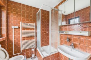 Badezimmer EG mit Dusche