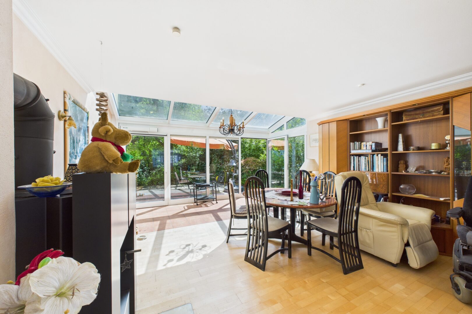 Wohnzimmer mit Wintergarten