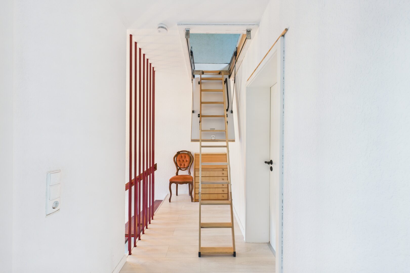 Flur OG / Aufgang DG